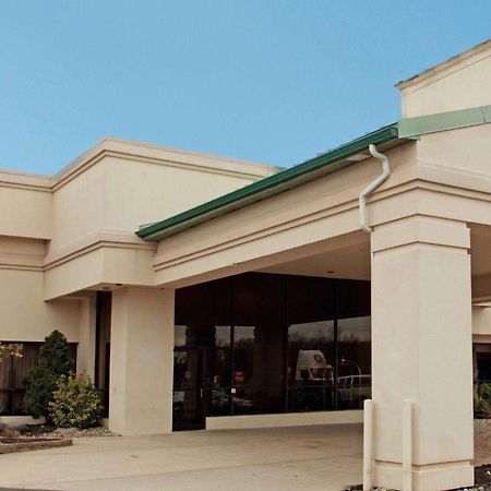 Ramada Inn By Wyndham Fairfield Nj מראה חיצוני תמונה