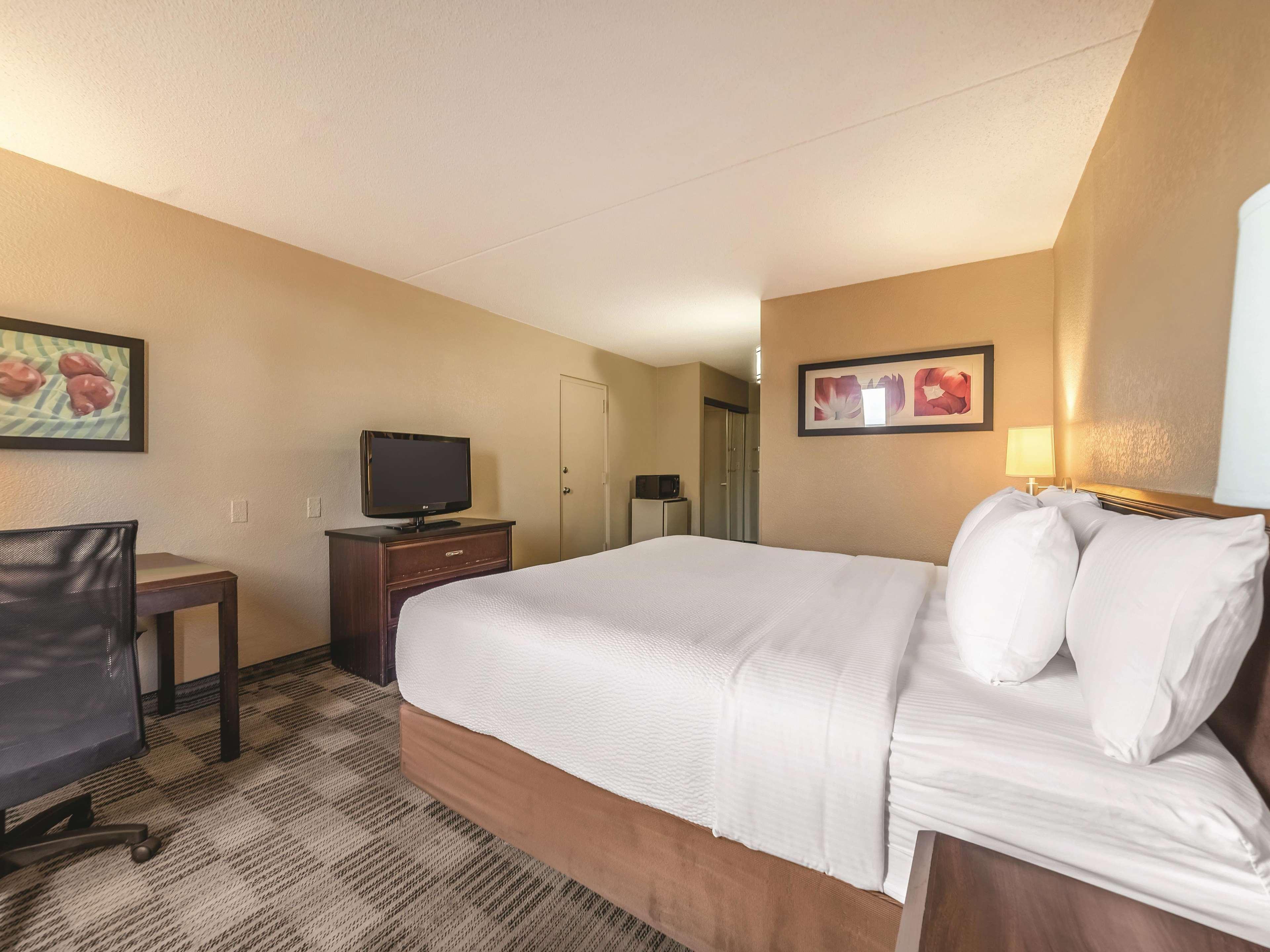 Ramada Inn By Wyndham Fairfield Nj מראה חיצוני תמונה