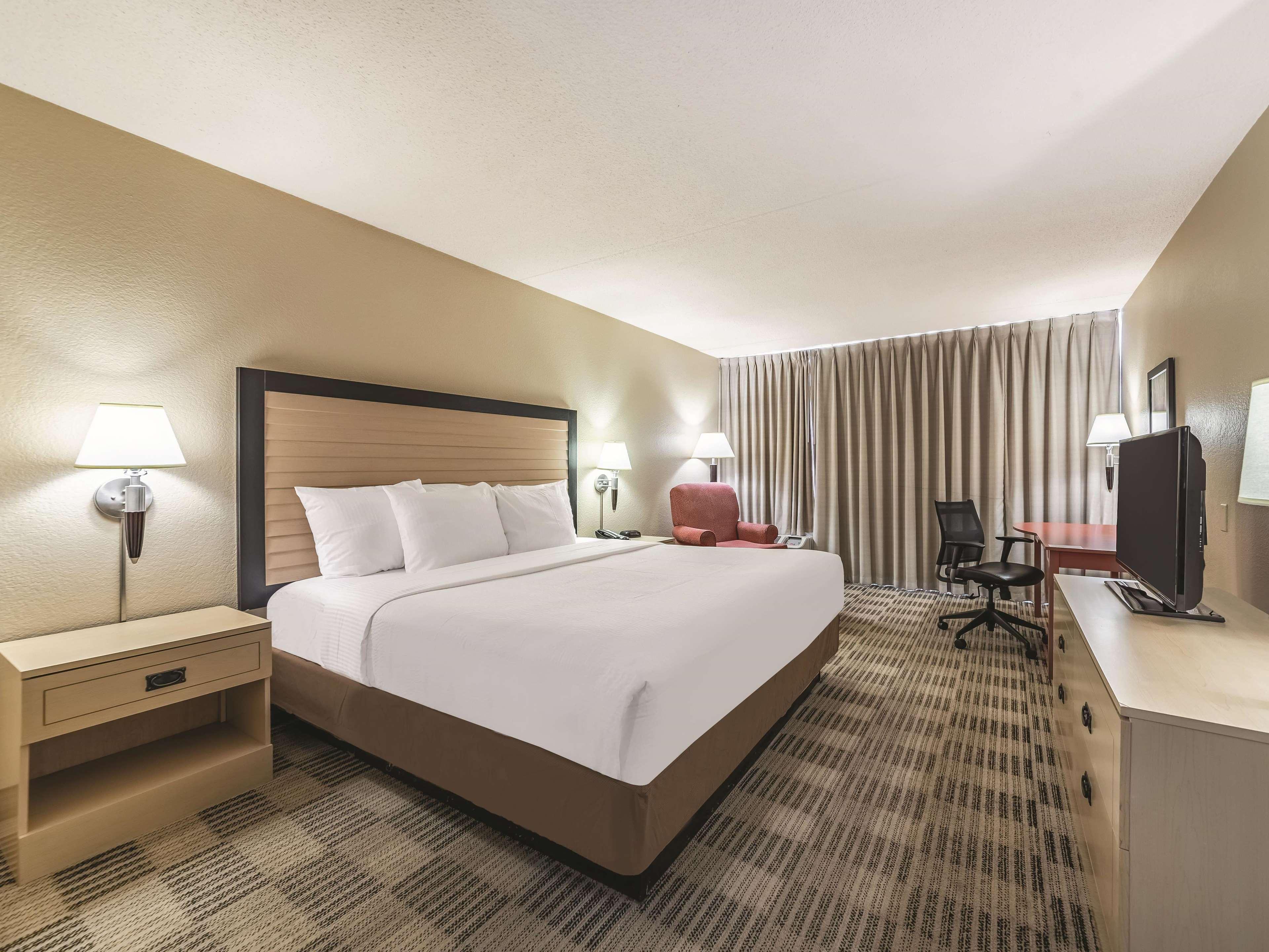 Ramada Inn By Wyndham Fairfield Nj מראה חיצוני תמונה