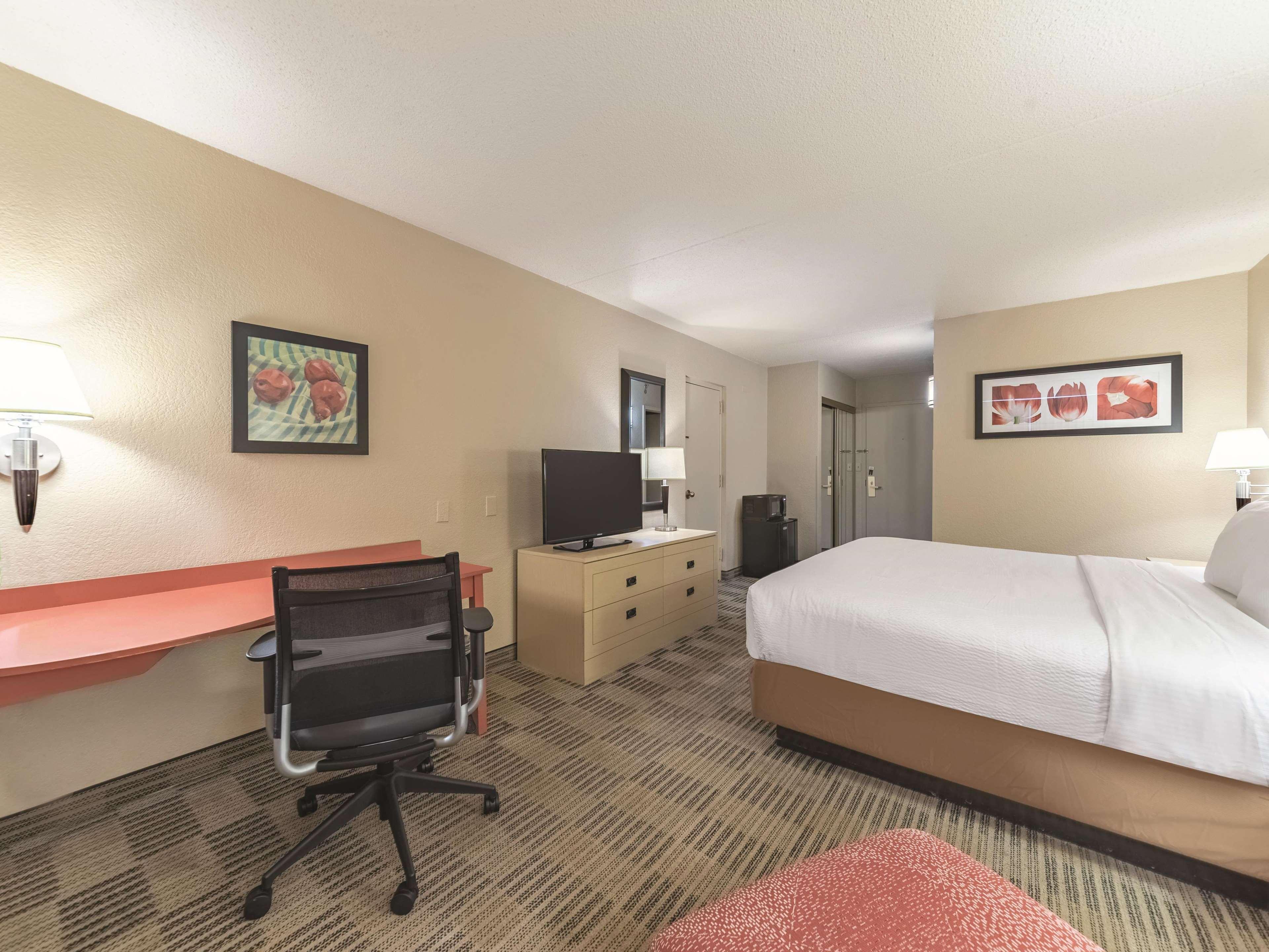 Ramada Inn By Wyndham Fairfield Nj מראה חיצוני תמונה