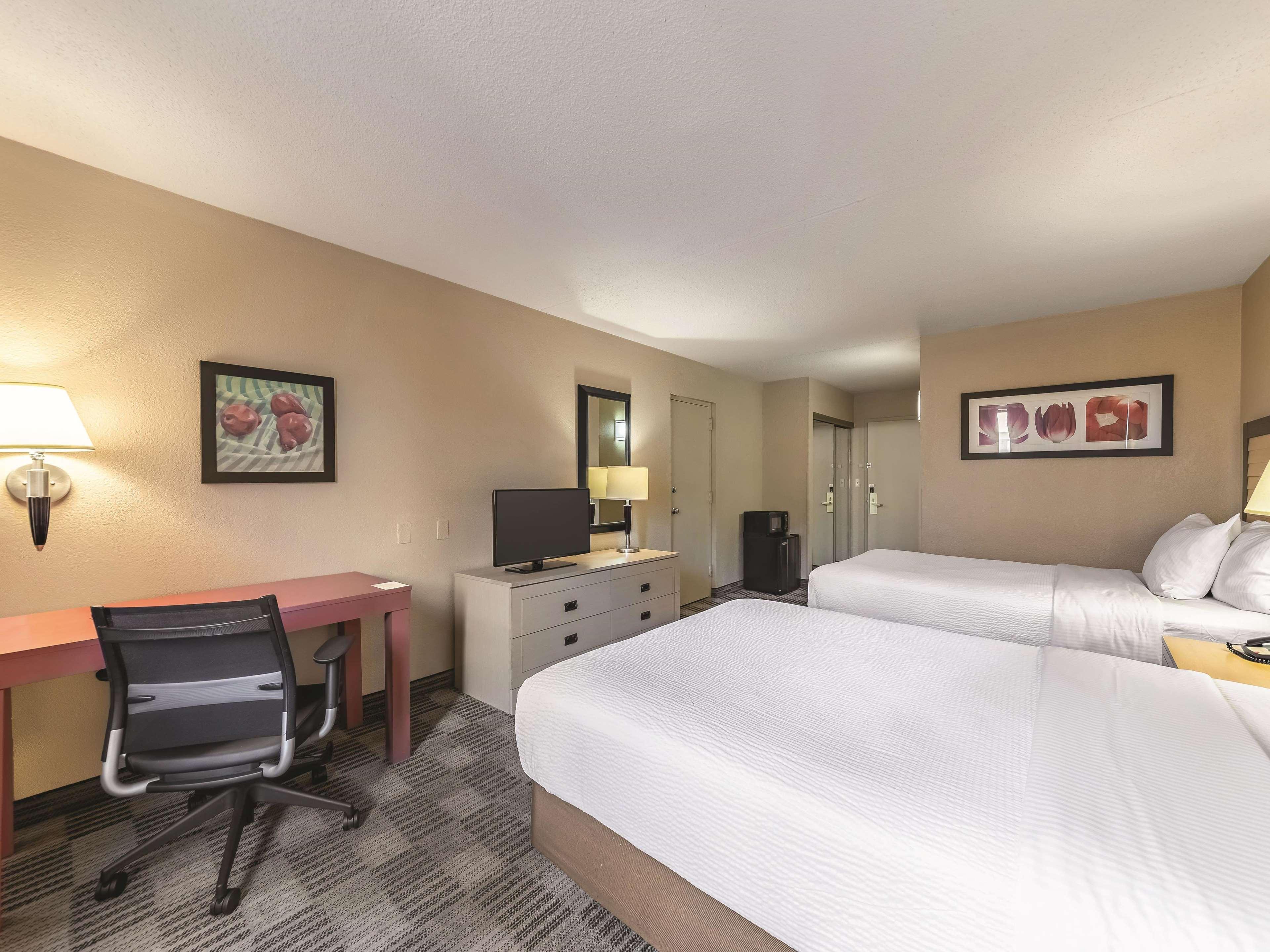 Ramada Inn By Wyndham Fairfield Nj מראה חיצוני תמונה