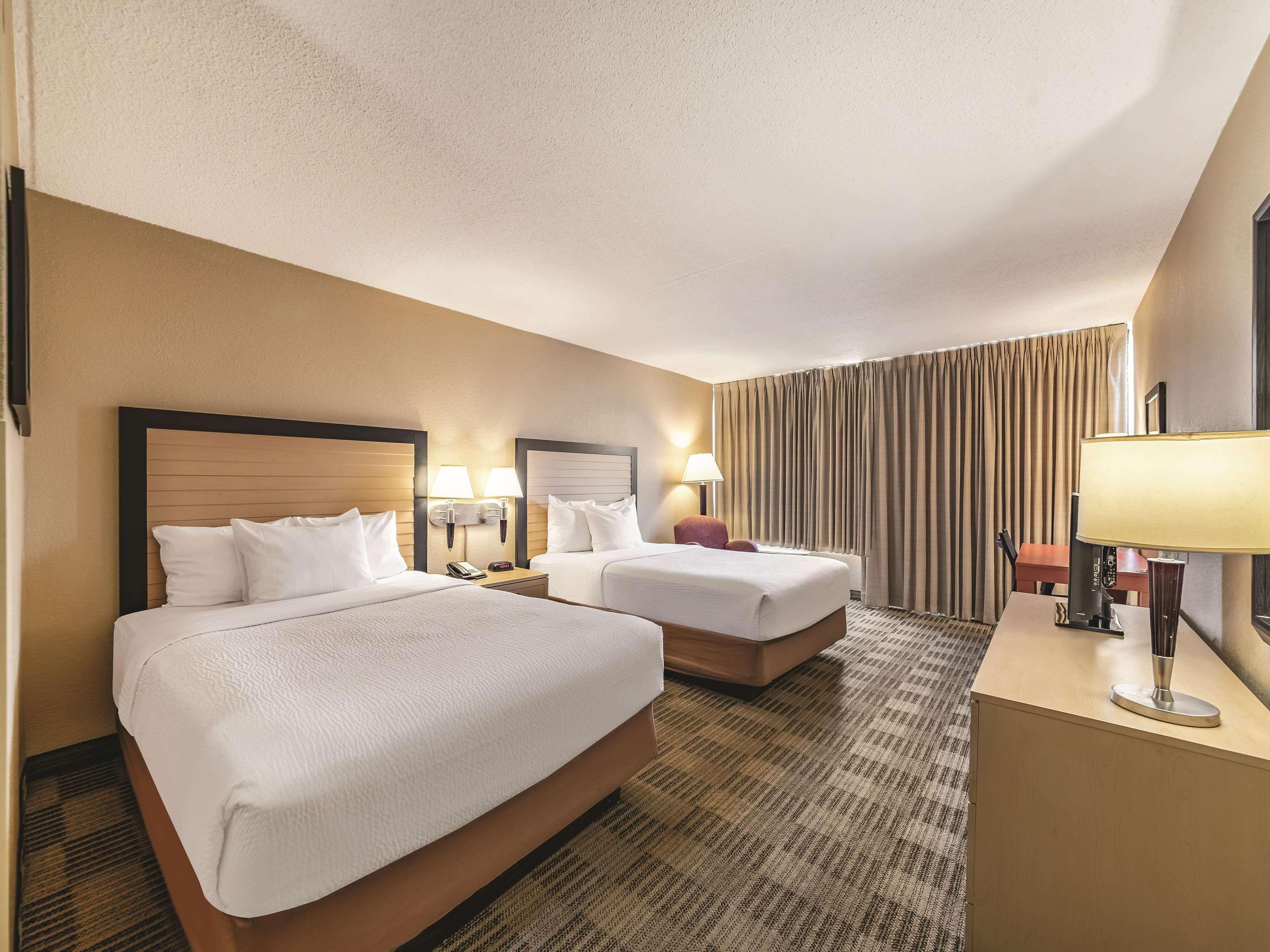 Ramada Inn By Wyndham Fairfield Nj מראה חיצוני תמונה