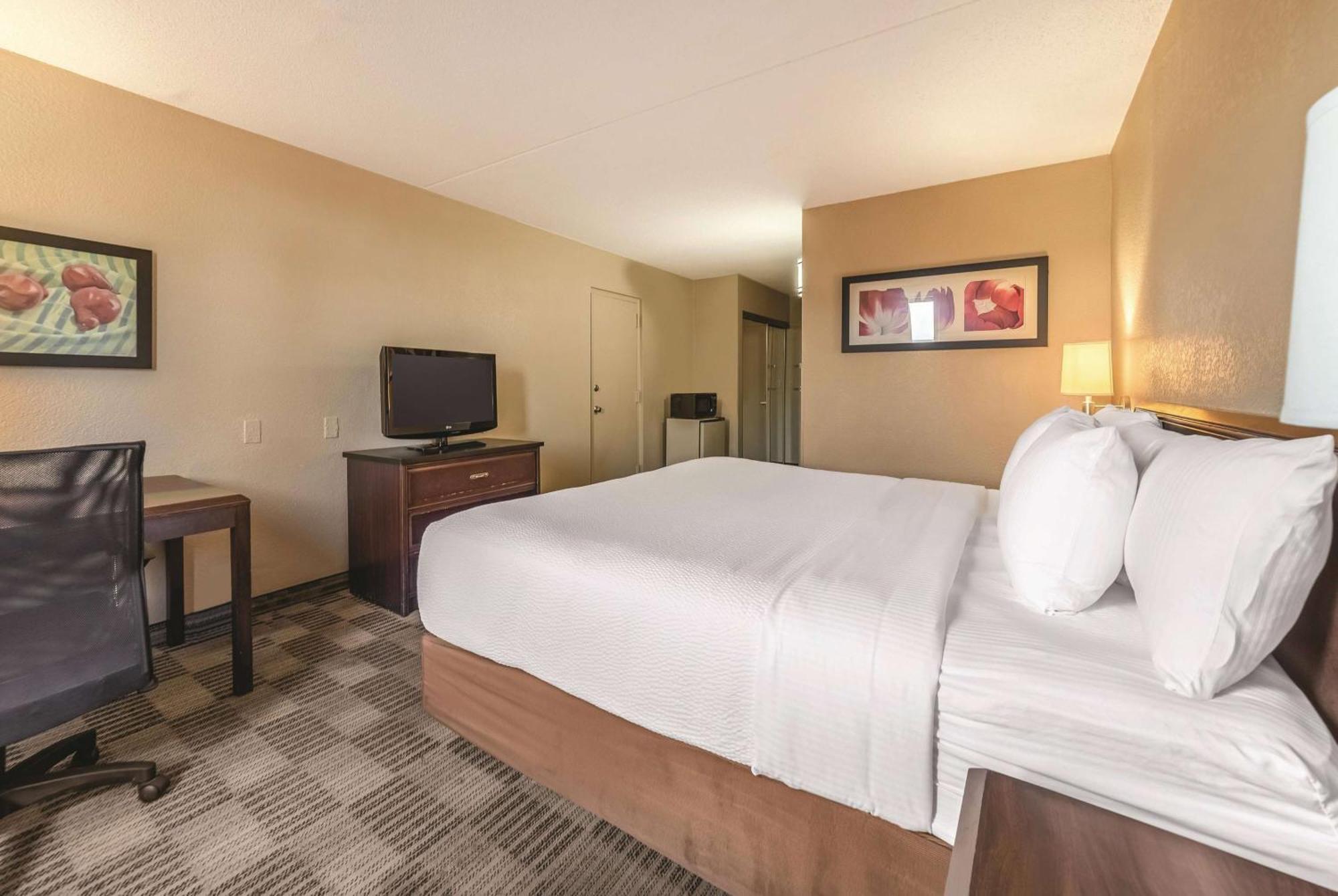 Ramada Inn By Wyndham Fairfield Nj מראה חיצוני תמונה