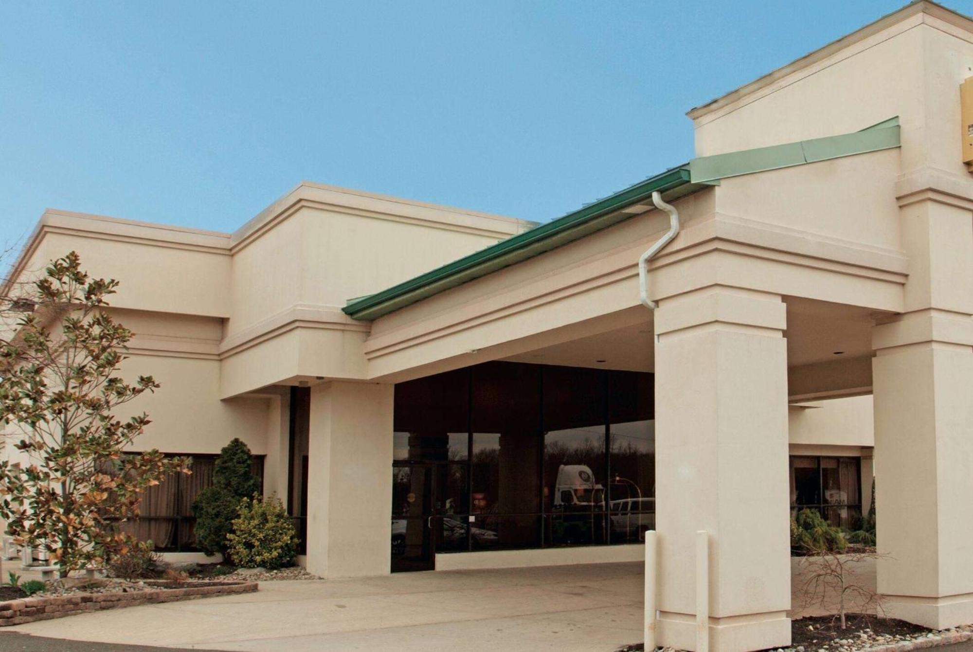 Ramada Inn By Wyndham Fairfield Nj מראה חיצוני תמונה