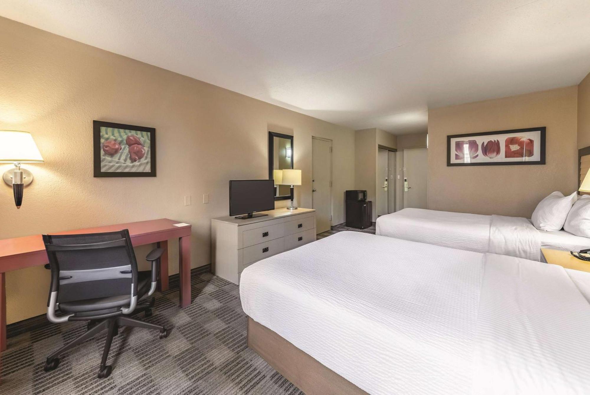 Ramada Inn By Wyndham Fairfield Nj מראה חיצוני תמונה