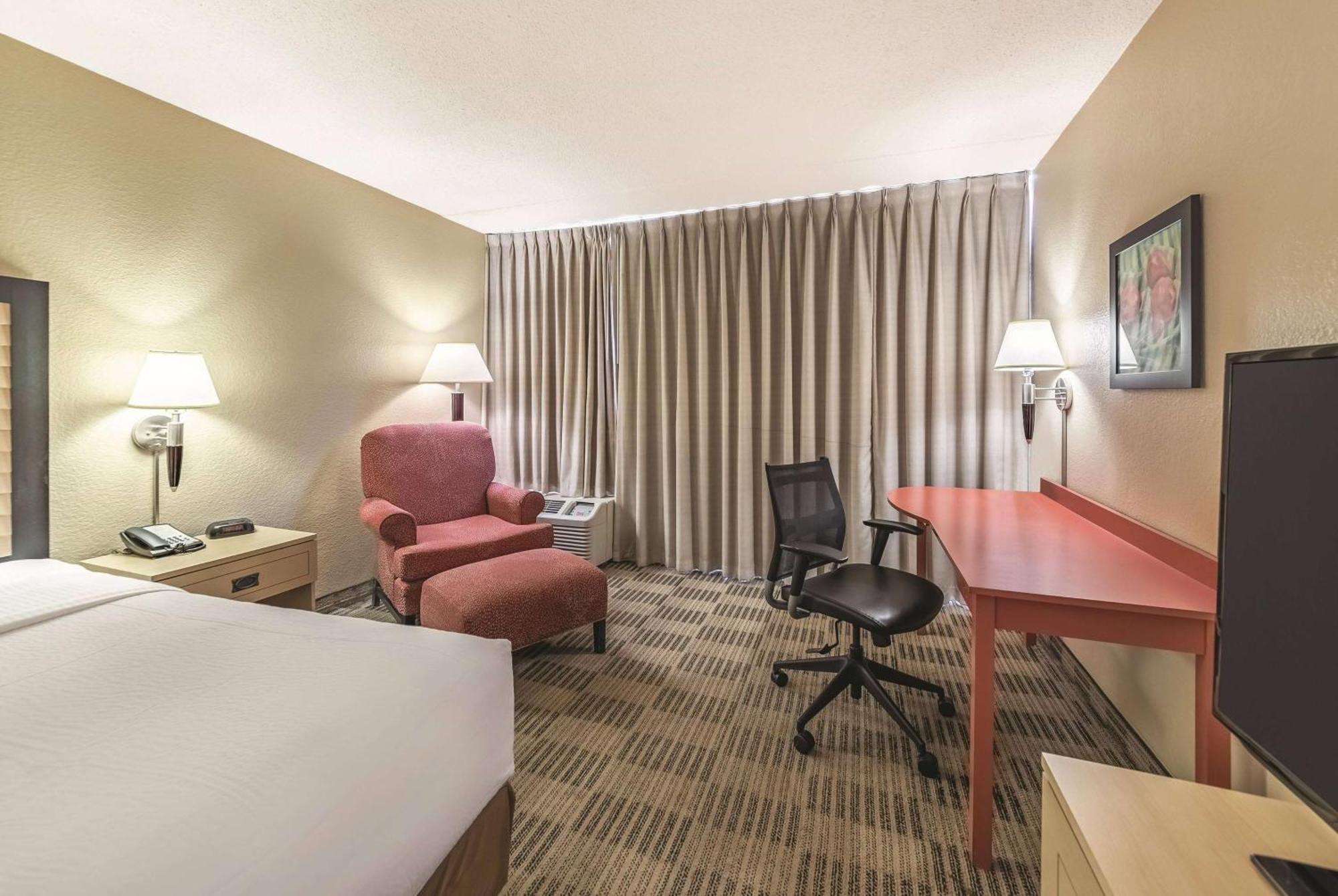Ramada Inn By Wyndham Fairfield Nj מראה חיצוני תמונה